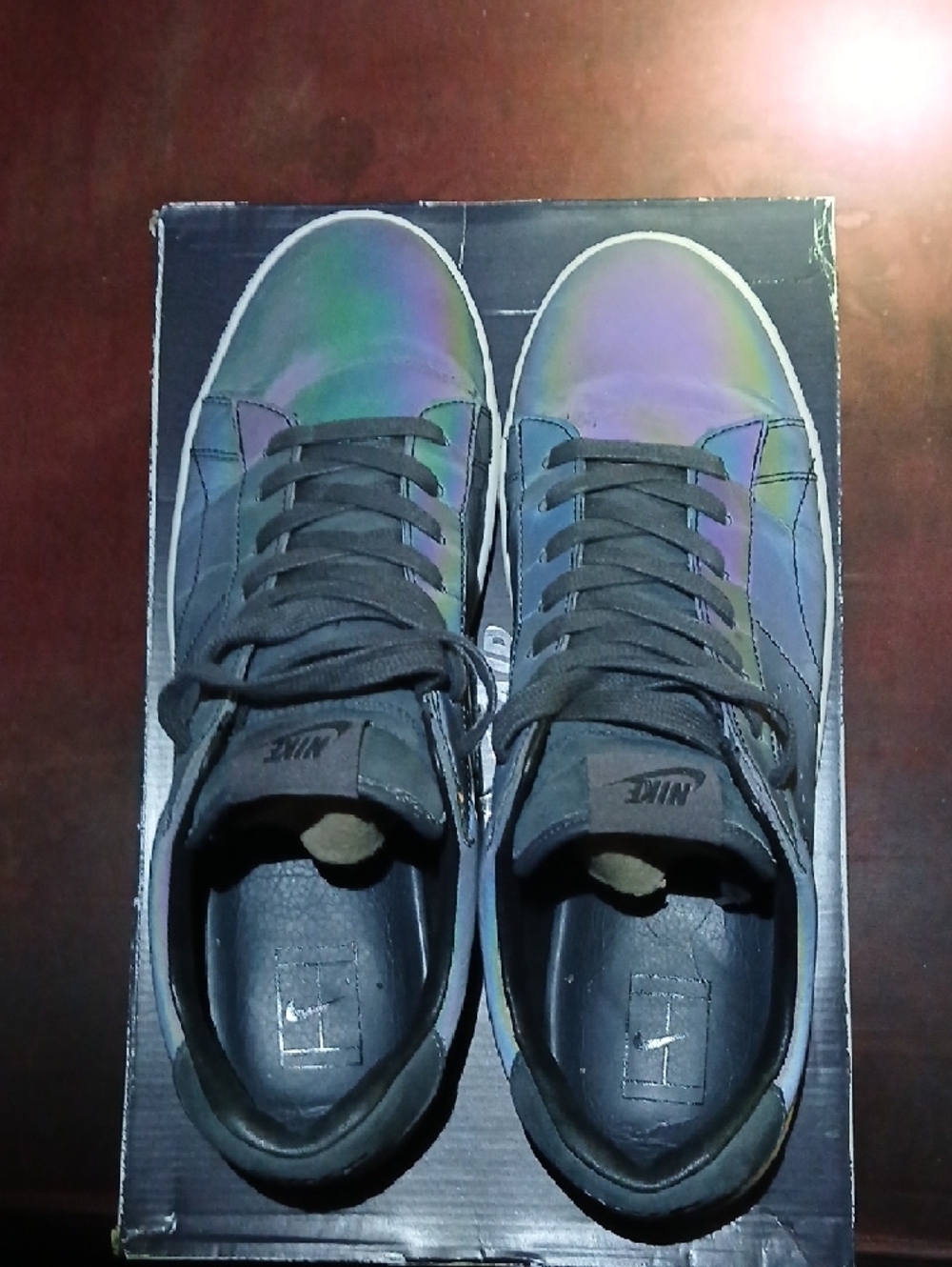 Nike Men's Low-Top Sneakers in Dark Green To Dark Purple, Color Changing Shoes.